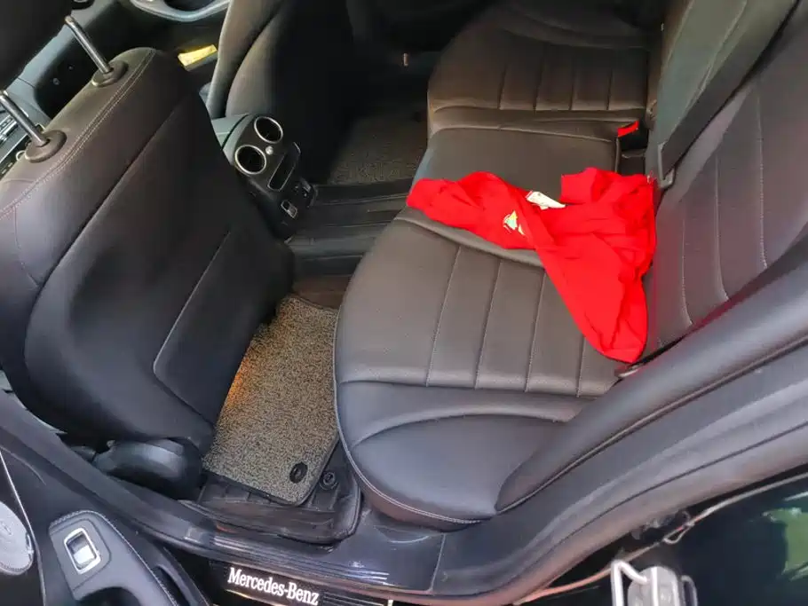 Mercedes-Benz C-Class — миниатюра 11