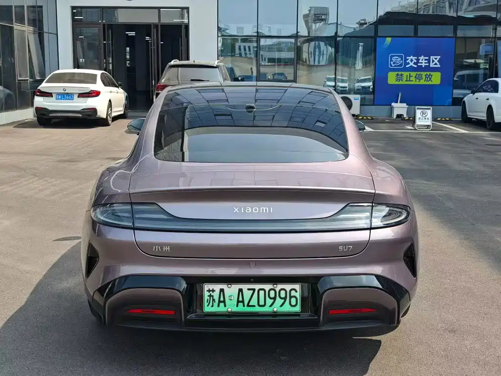 Xiaomi SU7 — миниатюра 8
