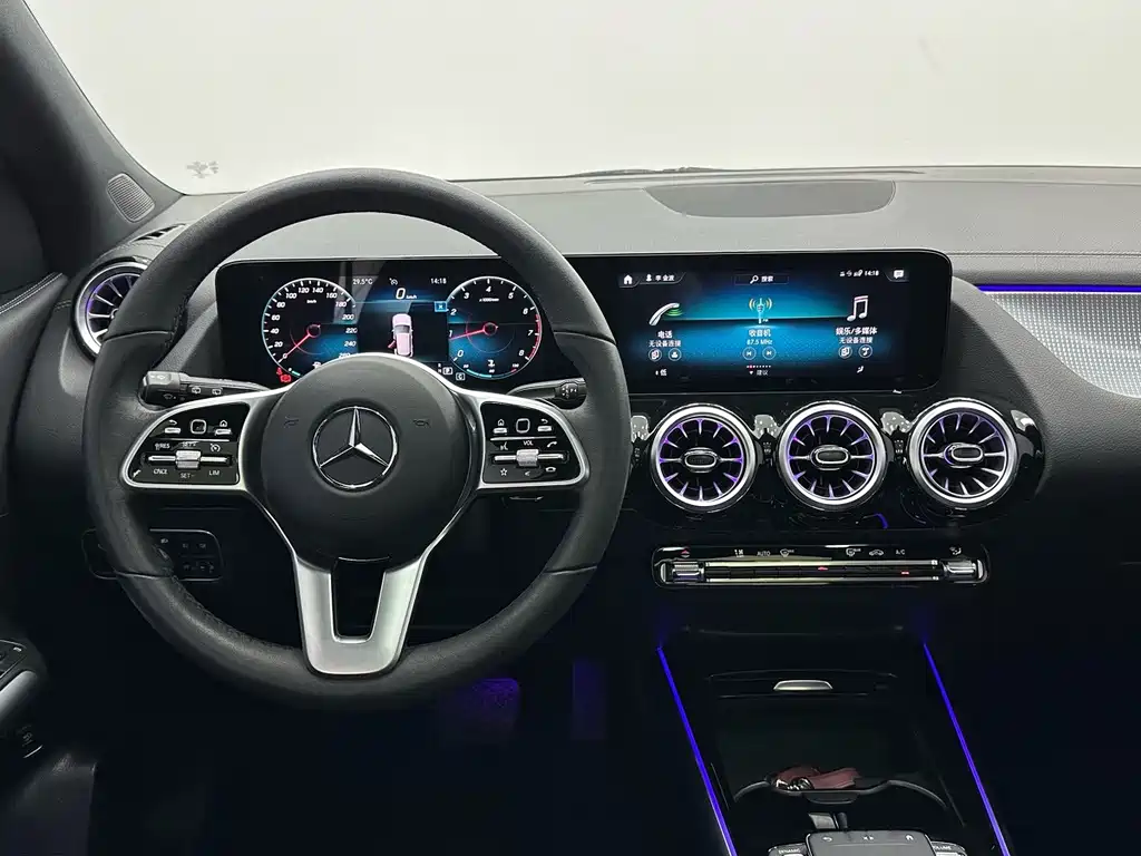 Mercedes-Benz GLA — миниатюра 10