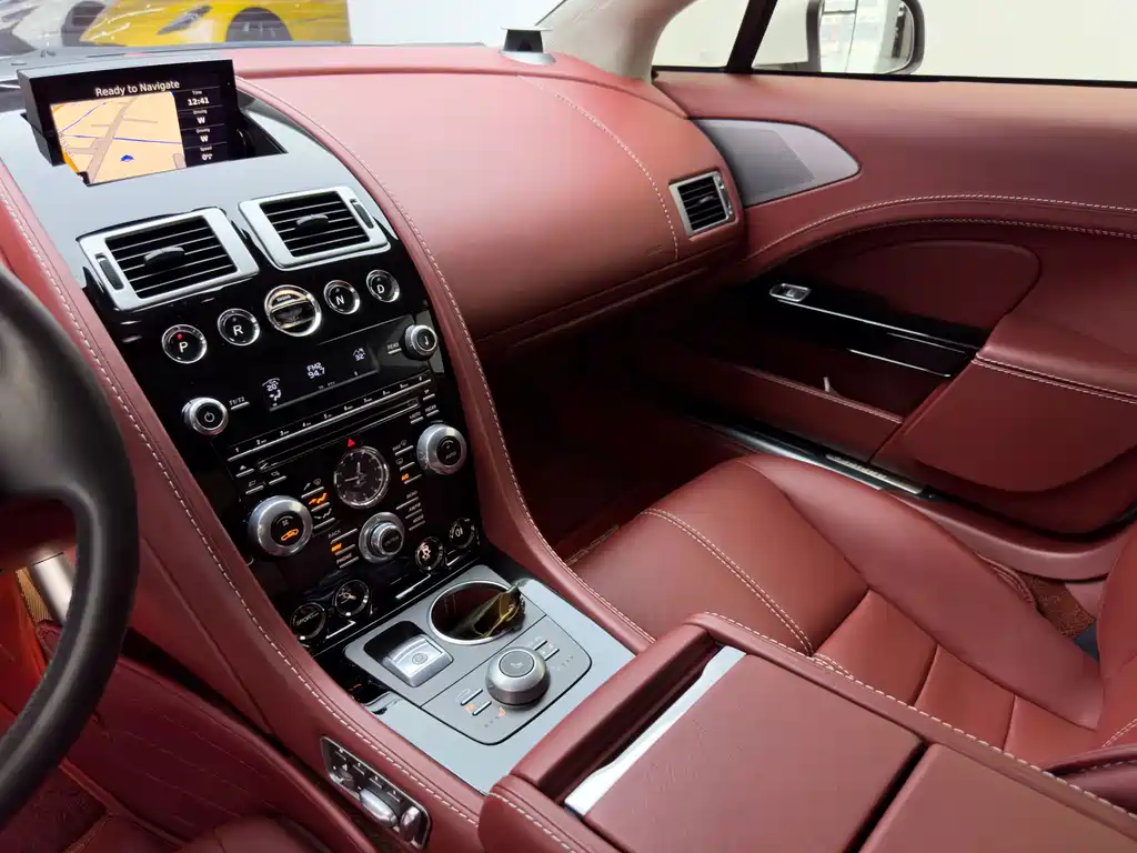 Aston Martin Rapide — миниатюра 24