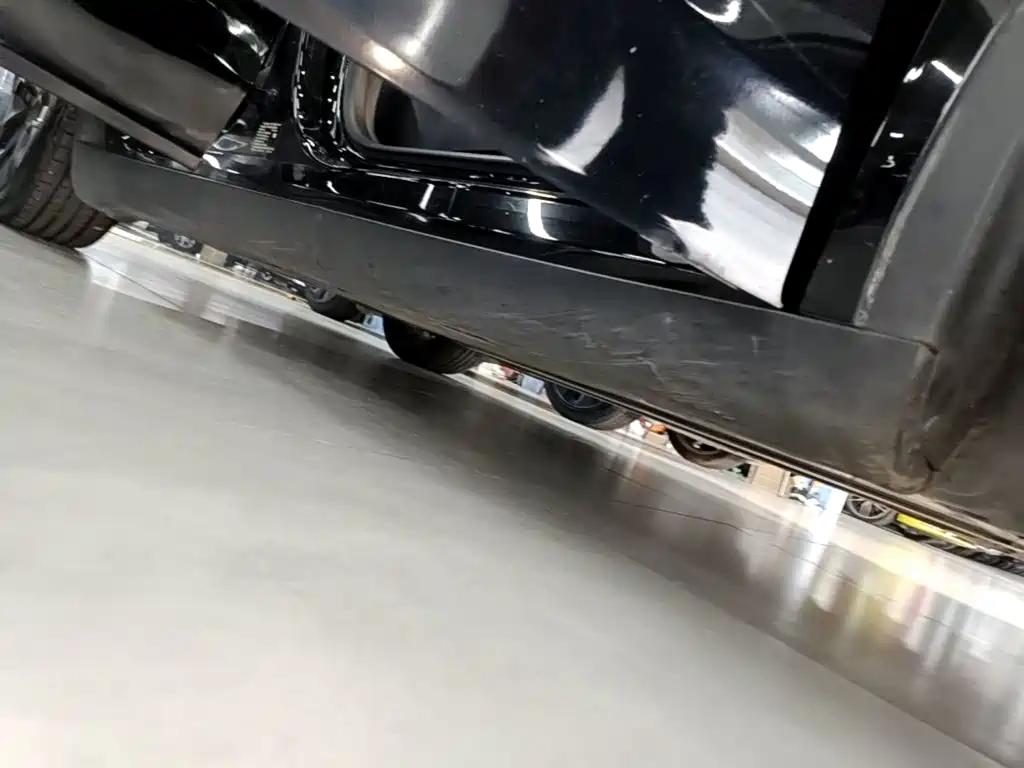 Tesla Model Y — миниатюра 21