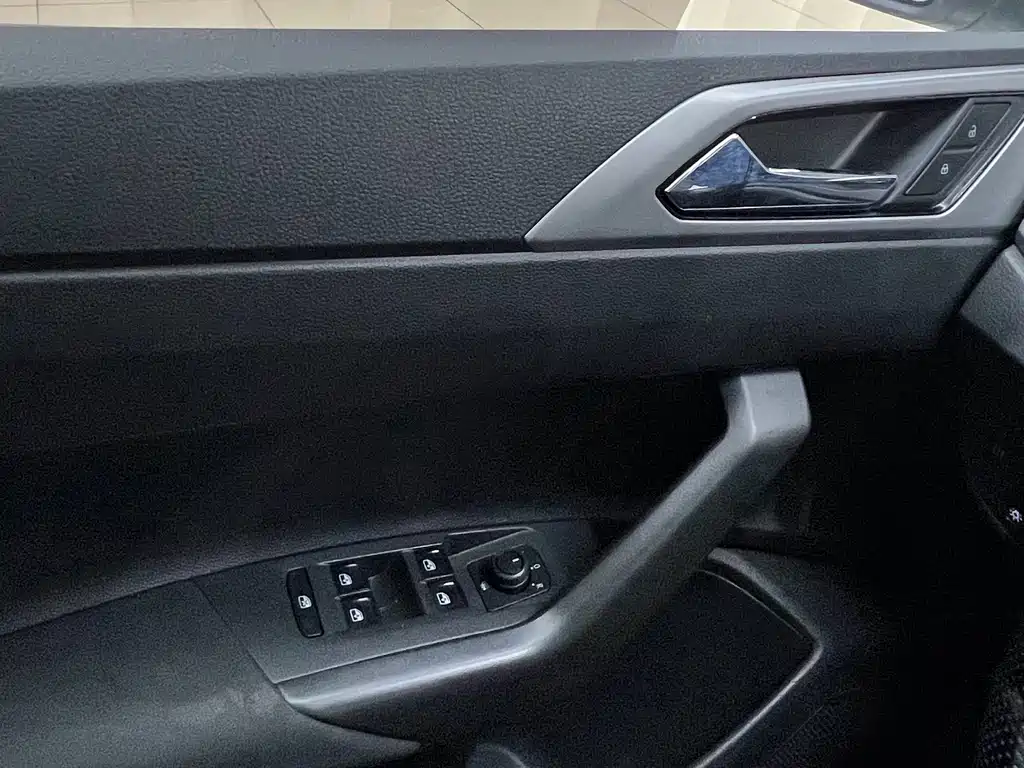 Volkswagen Polo — миниатюра 14