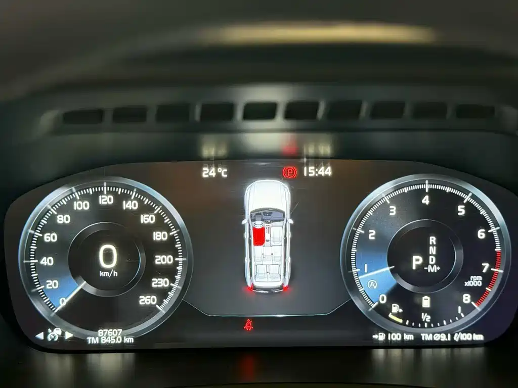 Volvo XC90 — миниатюра 5