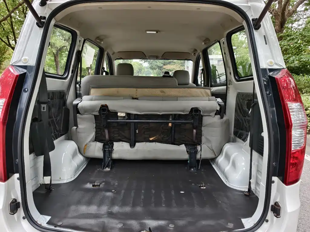 Wuling Hongguang — миниатюра 11