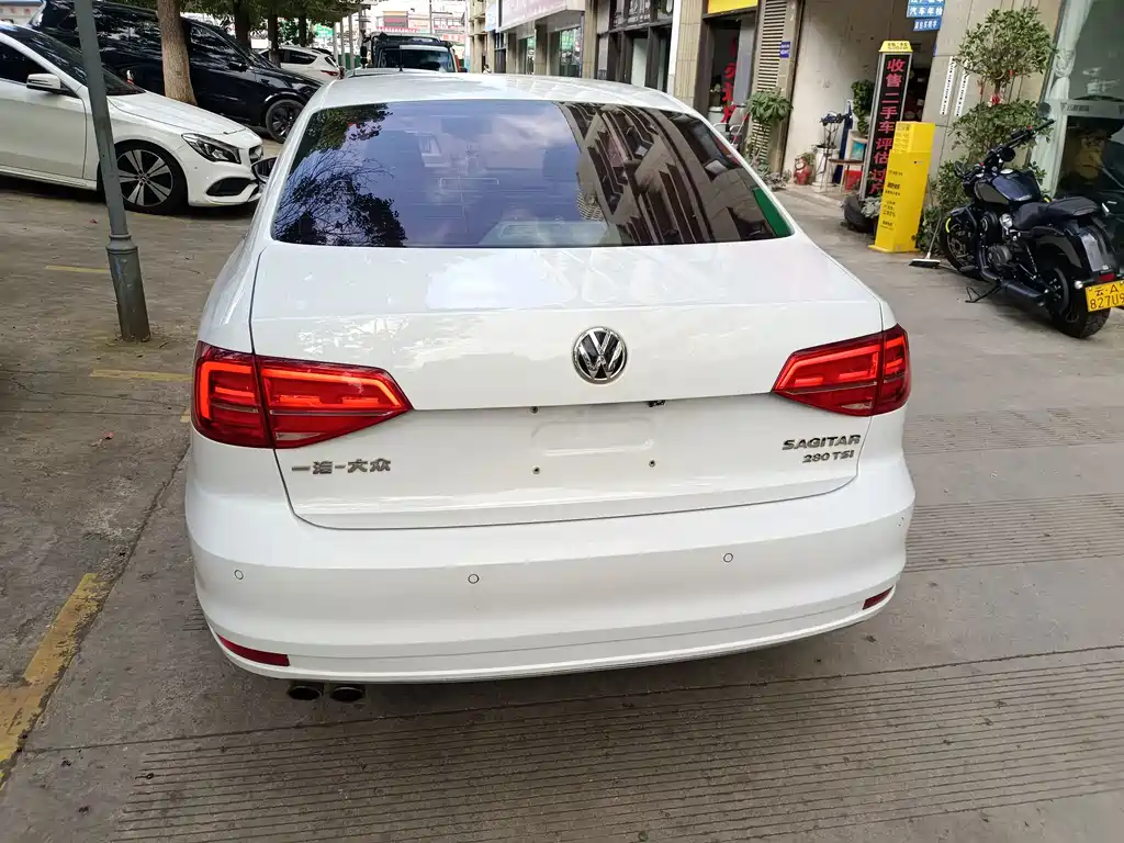 Volkswagen Sagitar — миниатюра 12