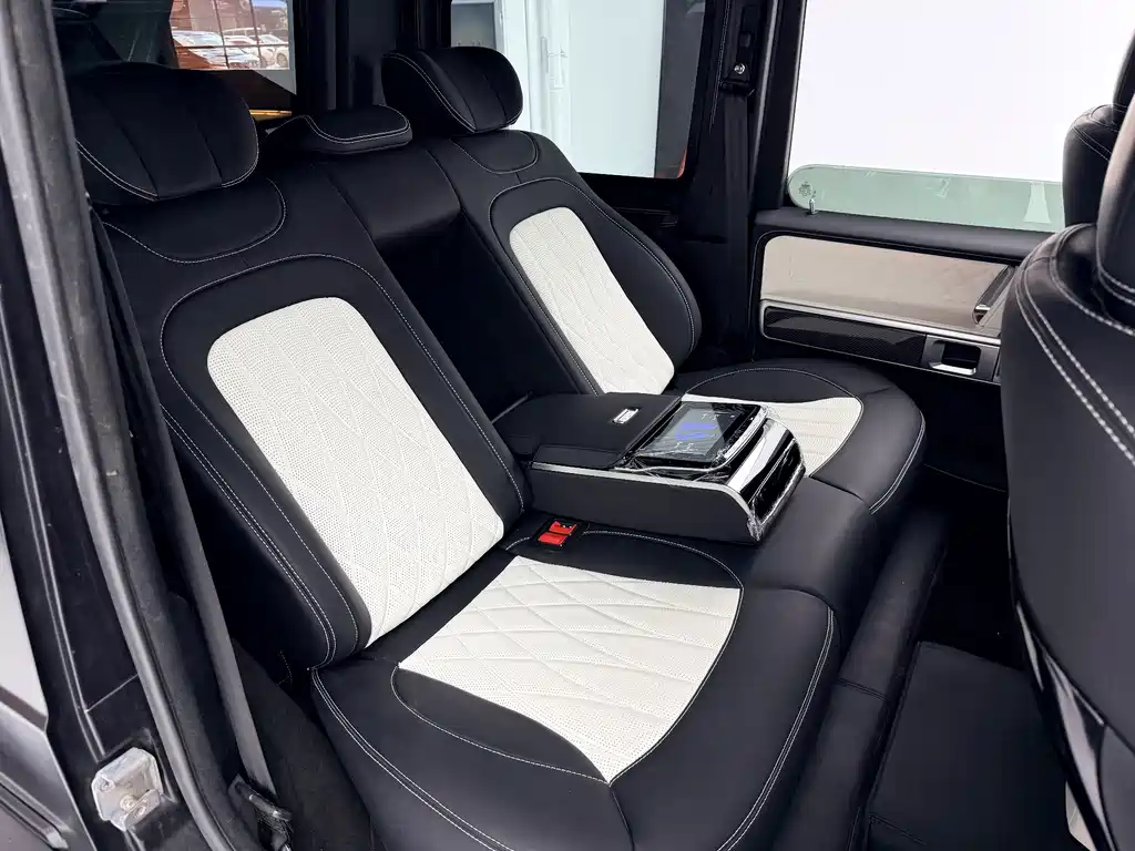 Mercedes-Benz G-Class — миниатюра 16