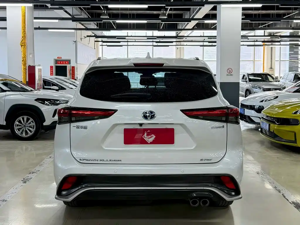 Toyota Crown Kluger — миниатюра 8