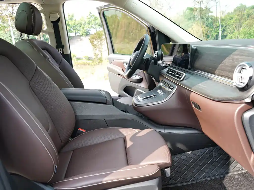 Mercedes-Benz V-Class — миниатюра 12