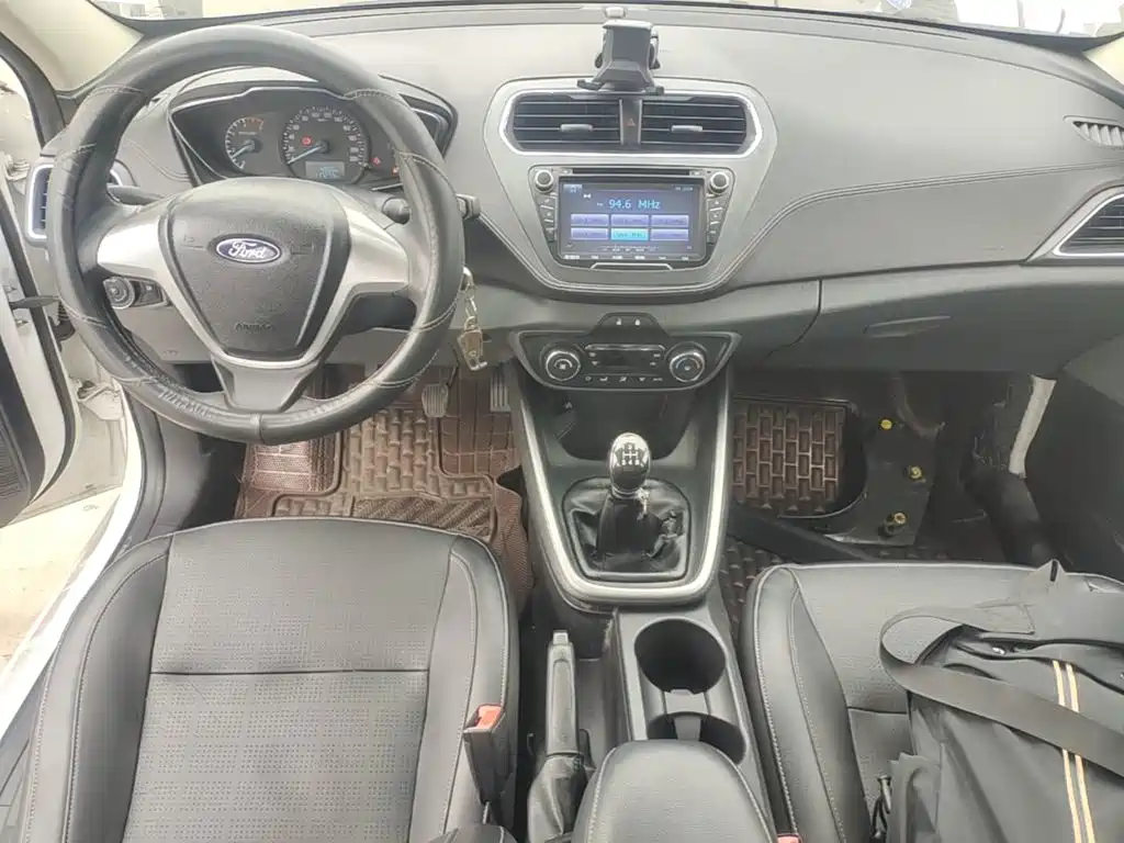 Ford Escort — миниатюра 10