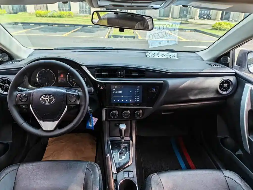 Toyota Corolla — миниатюра 4