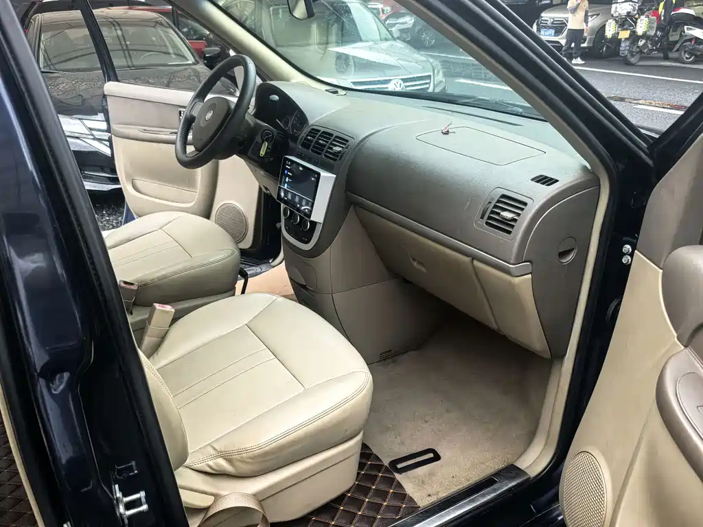 Buick GL8 — миниатюра 10