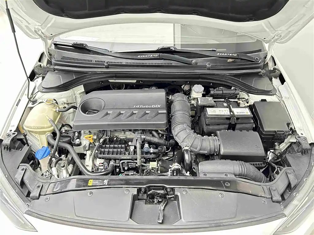 Hyundai Elantra — миниатюра 8