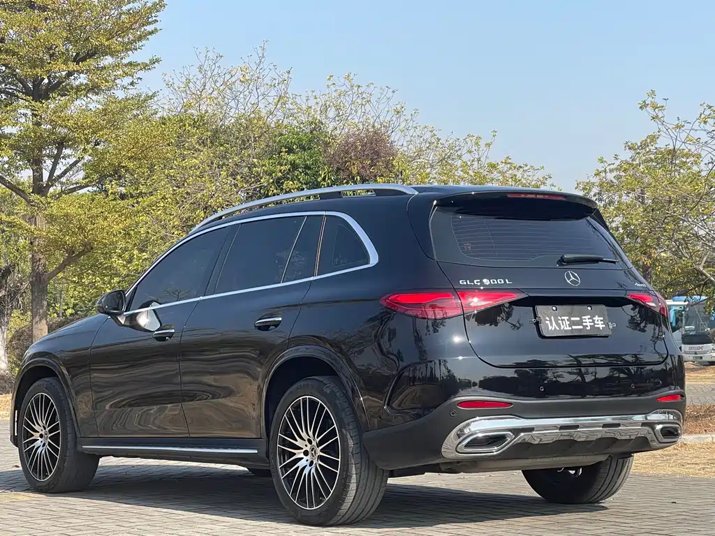 MERCEDES-BENZ GLC