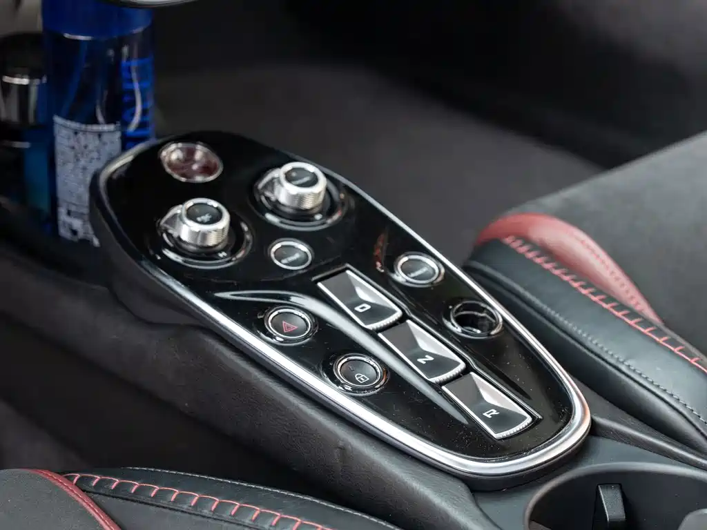McLaren GT — миниатюра 11