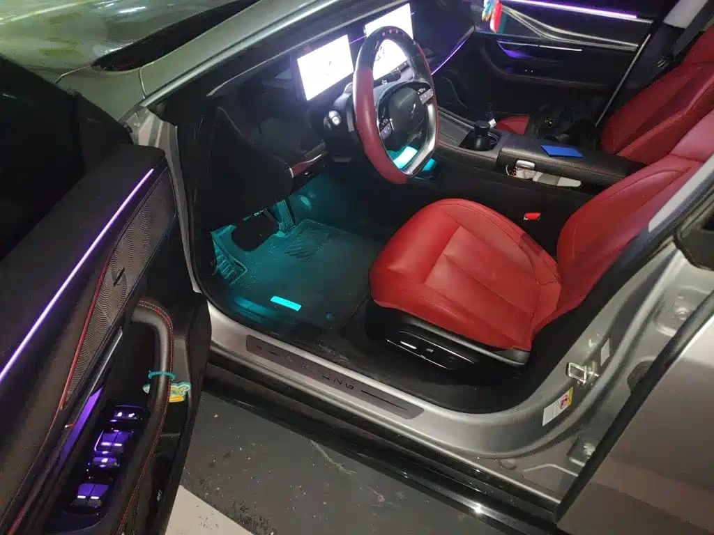 XPeng P7 — миниатюра 14
