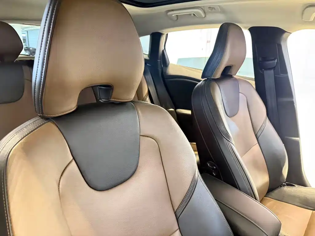 Volvo V40 — миниатюра 9