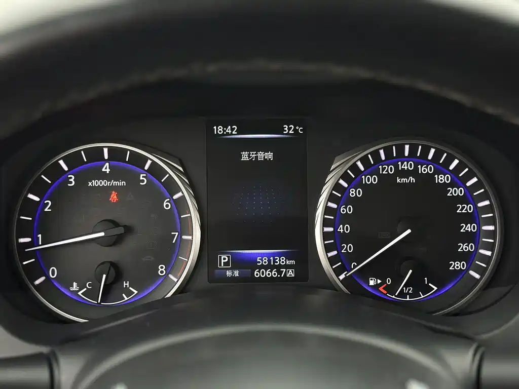 Infiniti Q60 — миниатюра 6