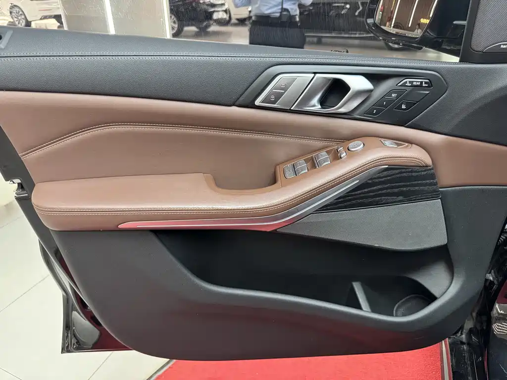 BMW X7 — миниатюра 12