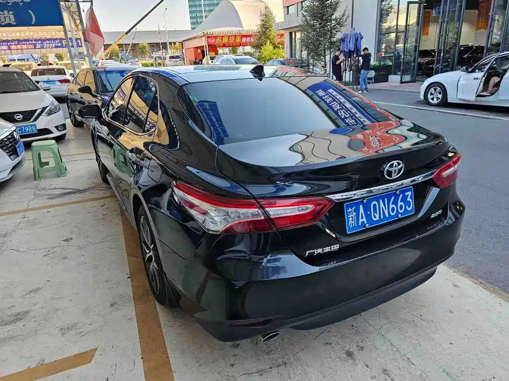 Toyota Camry — миниатюра 3