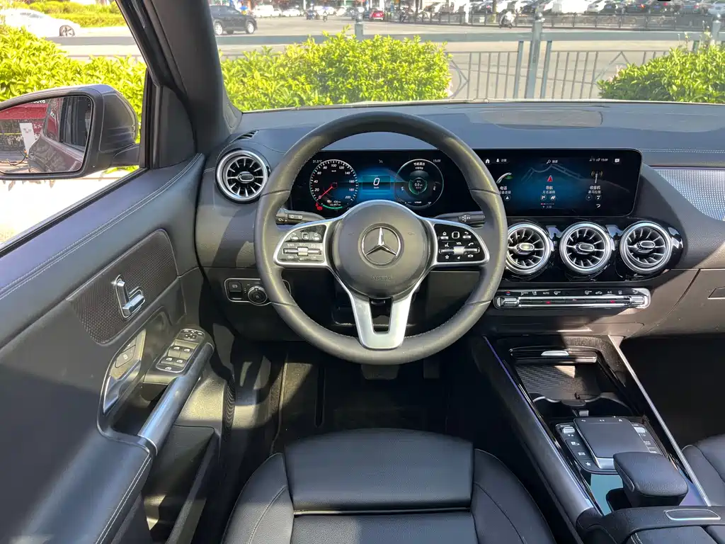Mercedes-Benz EQA — миниатюра 11
