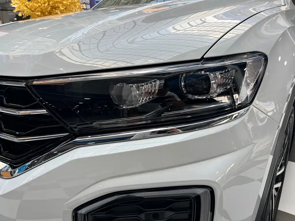 Volkswagen T-Roc — миниатюра 24