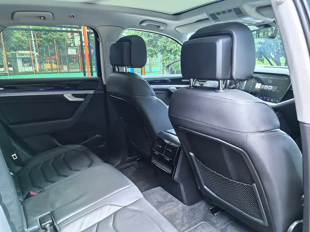 Volkswagen Touareg — миниатюра 12