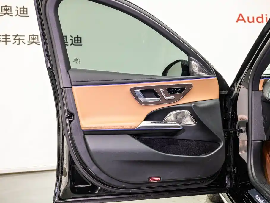 Mercedes-Benz E-Class E 2025 E 300 L Fashion