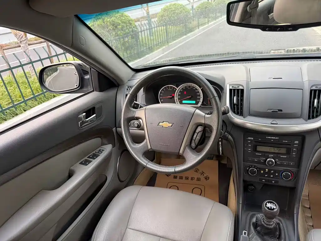 Chevrolet Epica — миниатюра 7