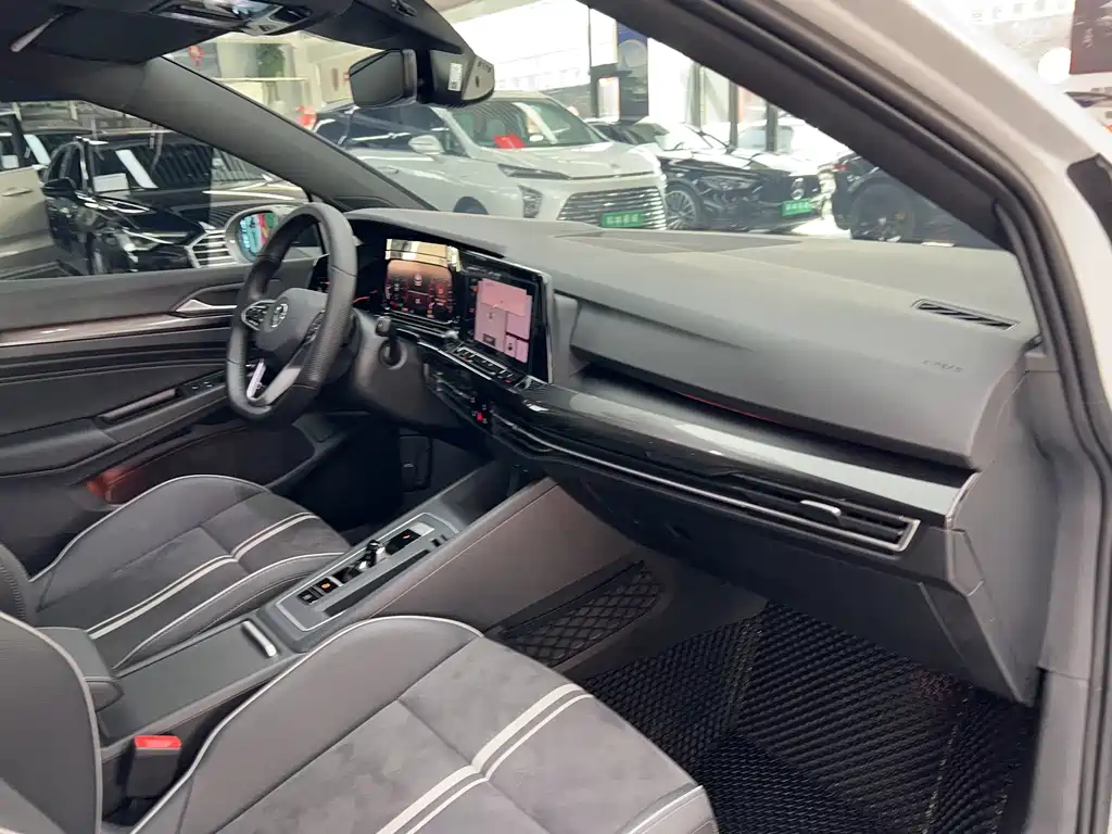 Volkswagen Golf — миниатюра 22