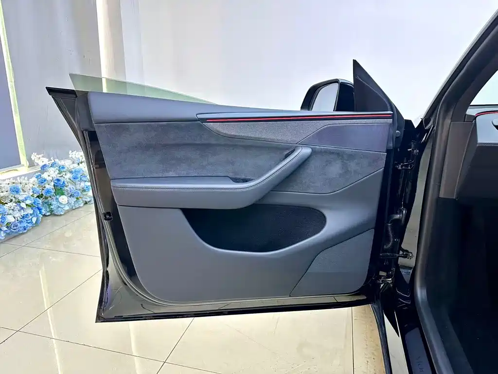 Tesla Model Y L — фотографии объявления, Фото 19