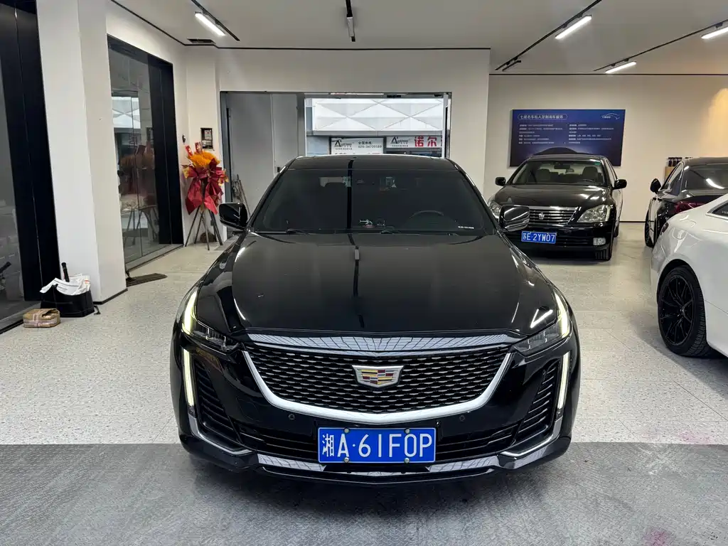 Cadillac CT5 — миниатюра 2