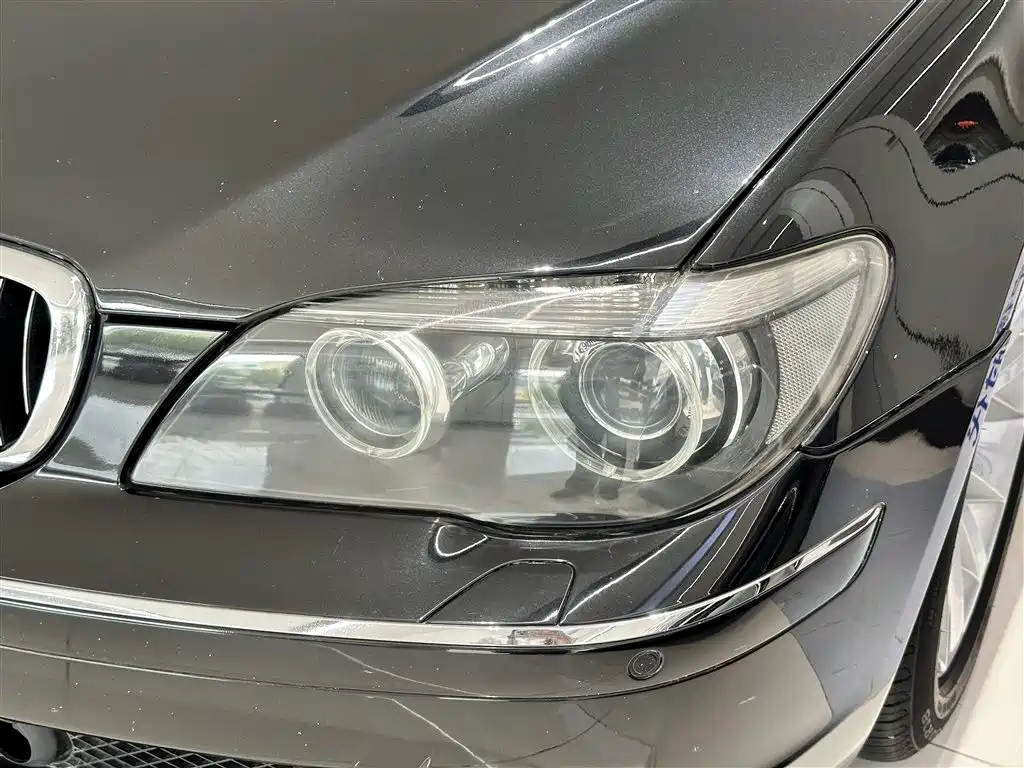 BMW 7 Series 7 2005 740Li