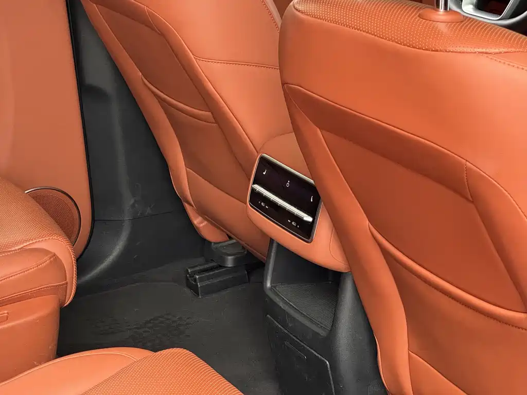 Li Auto Li L8 — миниатюра 20