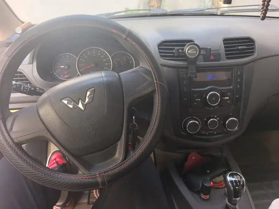 Wuling Hongguang — миниатюра 12