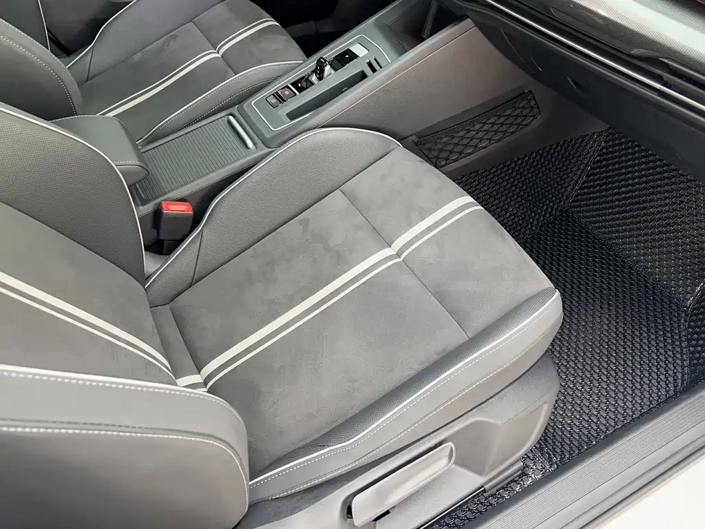 Volkswagen Golf — миниатюра 21