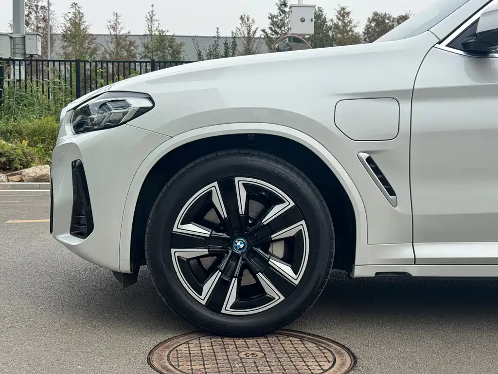 BMW iX3 — миниатюра 4