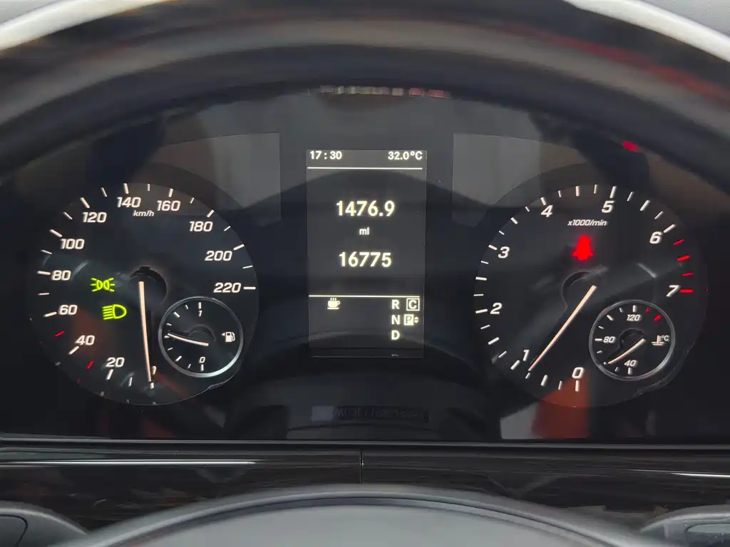 Mercedes-Benz Vito — миниатюра 11