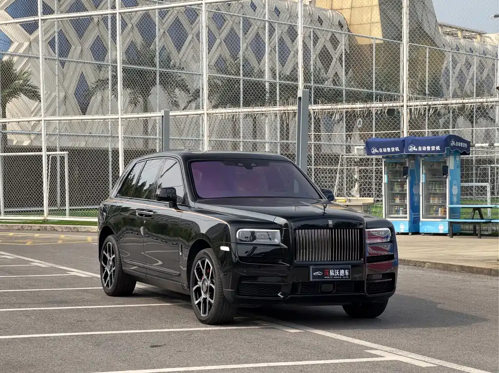 Rolls-Royce Cullinan 2024 мест