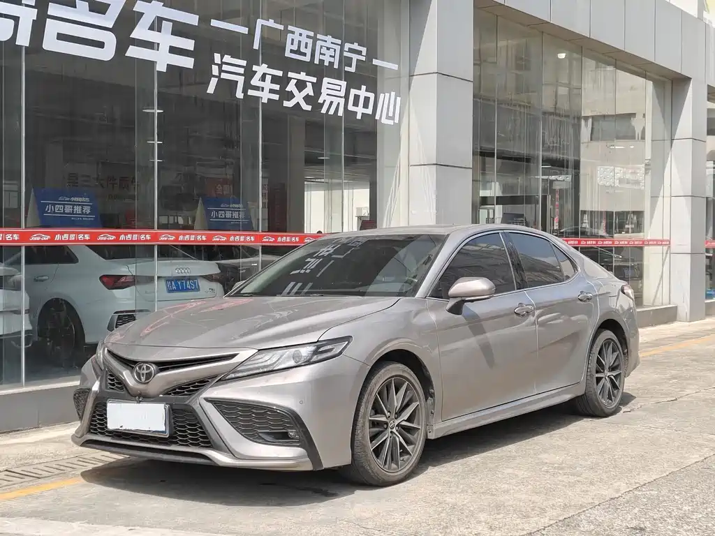 Toyota Camry — миниатюра 10