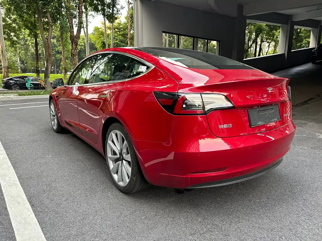 Tesla Model 3 — миниатюра 13