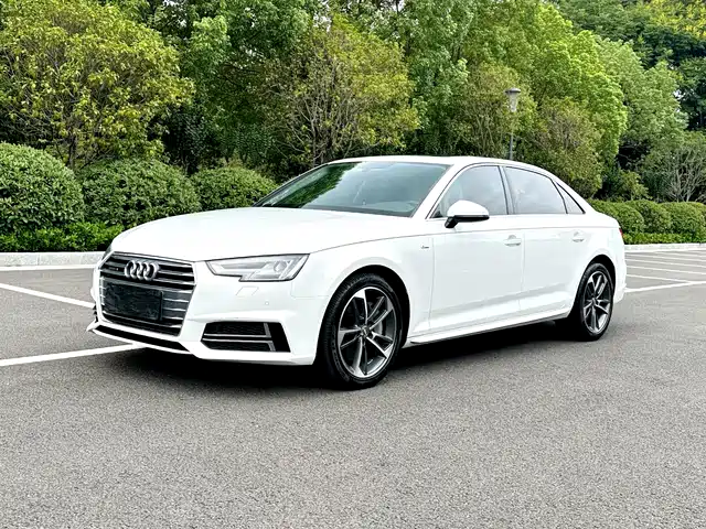 AUDI  A4L 2017