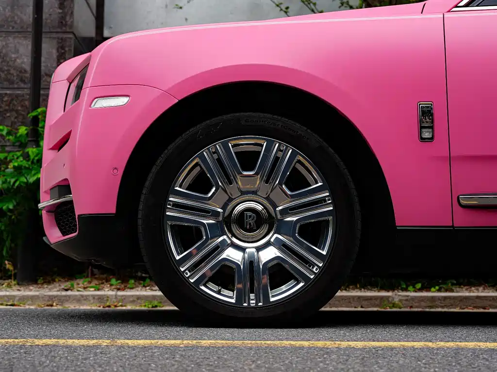 Rolls-Royce Cullinan — миниатюра 9