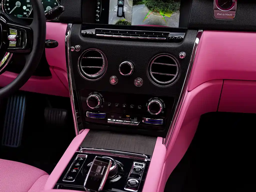 Rolls-Royce Cullinan — миниатюра 23