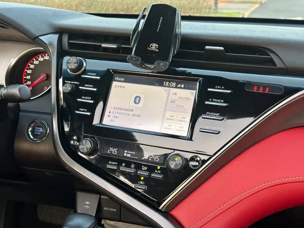 Toyota Camry — миниатюра 13