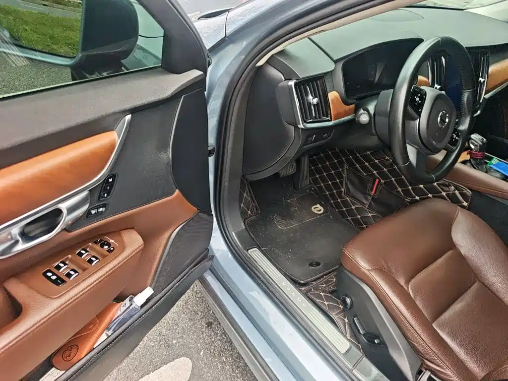 Volvo S90 — миниатюра 14