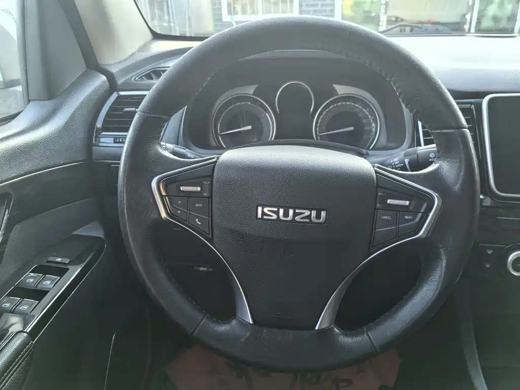 ISUZU D MAX