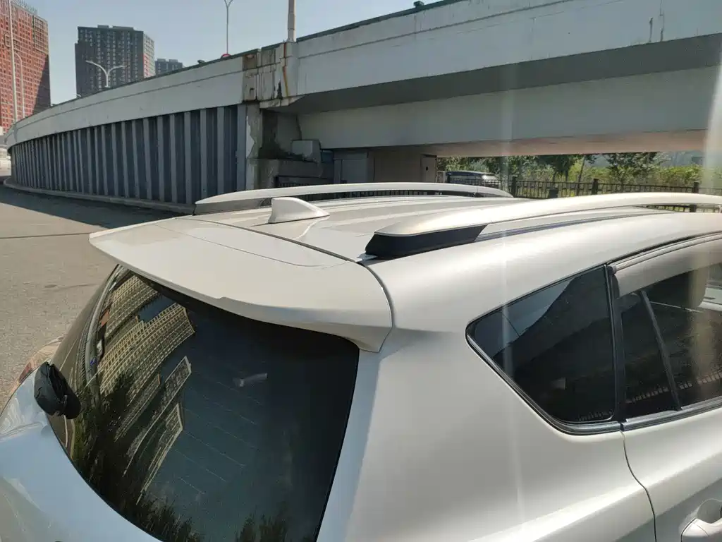 Toyota RAV4 — миниатюра 8