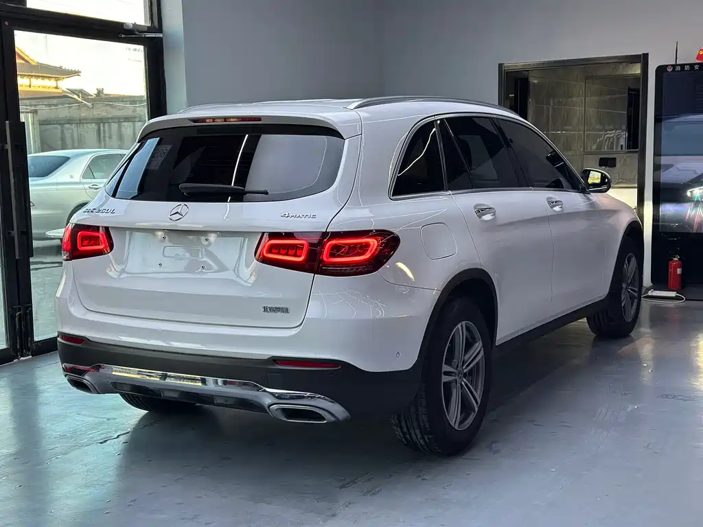 MERCEDES-BENZ GLC