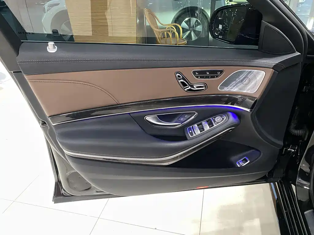 Mercedes-Benz S-Class — миниатюра 13