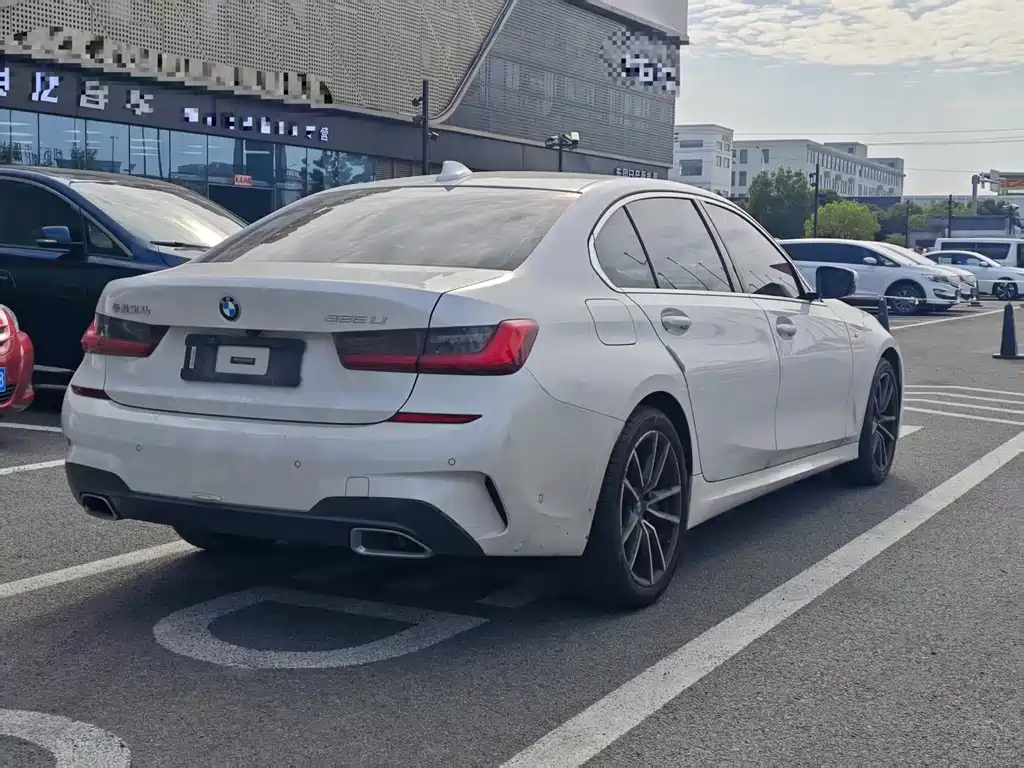 BMW 3 Series — миниатюра 9